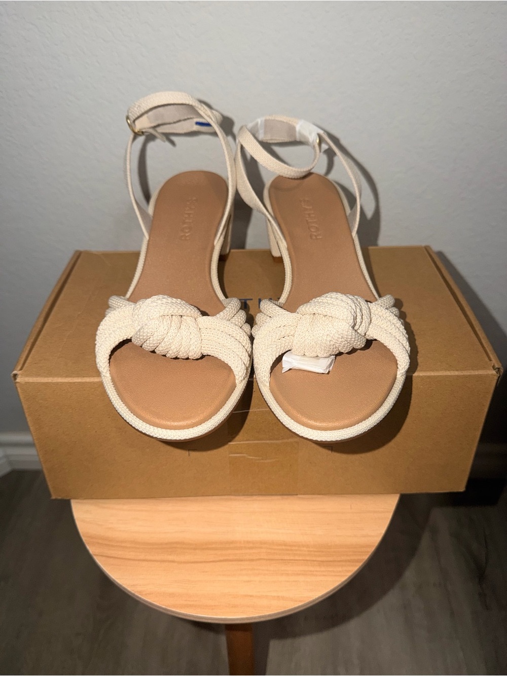 NIB! Rothys The Knot Sandal in Cream Size 8 - Picture 8 of 10